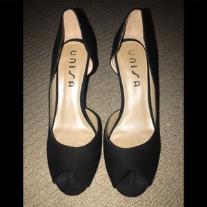 New black linen heels never worn